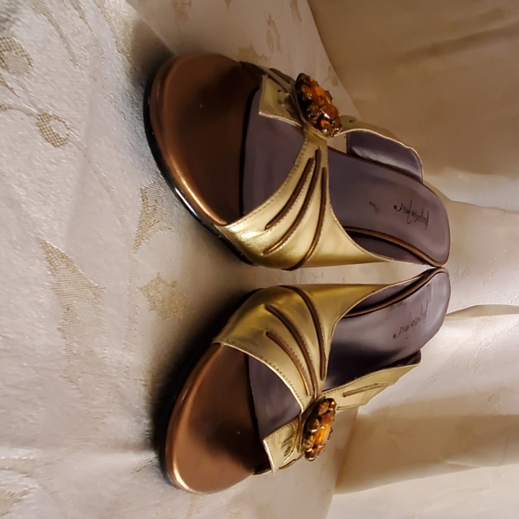 Jacqueline Ferrar Shoes - Gold heels